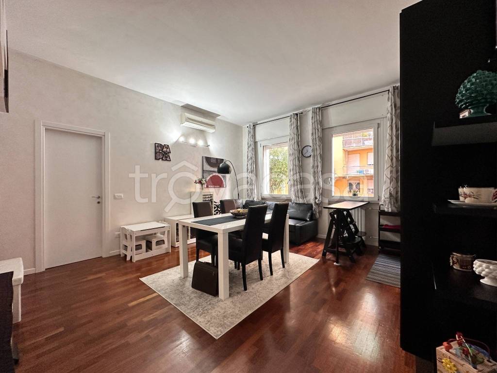 appartamento in vendita a Milano in zona Loreto