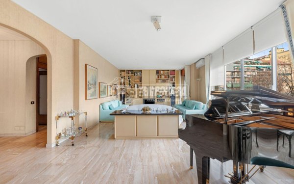 appartamento in vendita a Milano in zona Porta Vittoria