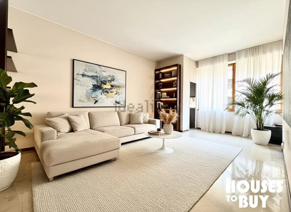 appartamento in vendita a Milano in zona Porta Garibaldi