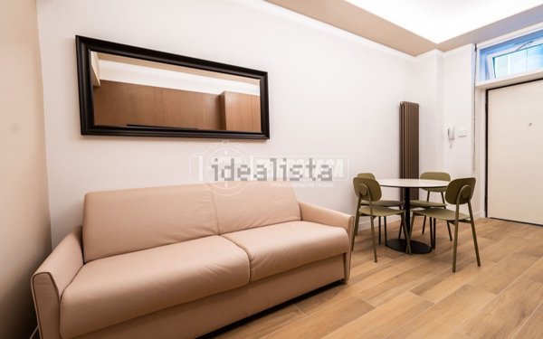 appartamento in vendita a Milano in zona Porta Nuova