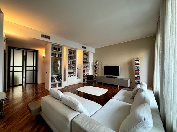 appartamento in vendita a Milano in zona Il Portello