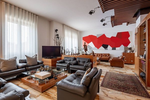 appartamento in vendita a Milano in zona Guastalla