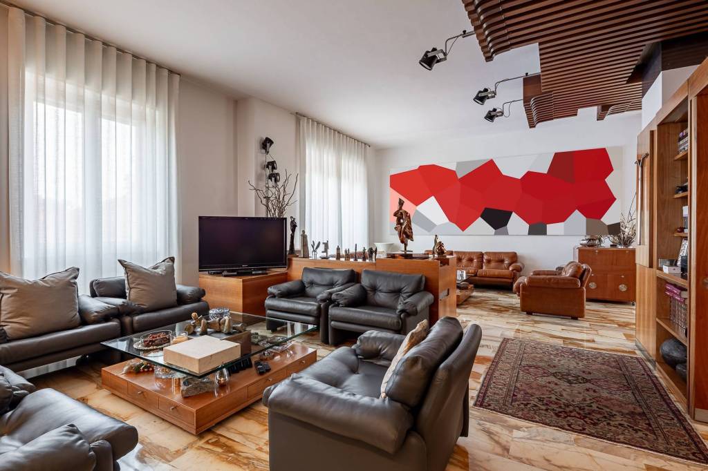 appartamento in vendita a Milano in zona Guastalla