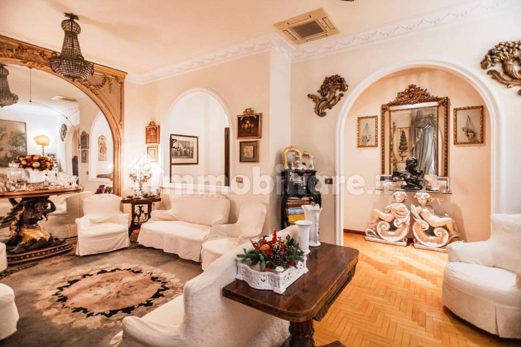 appartamento in vendita a Milano in zona Cinque Giornate