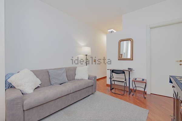 appartamento in vendita a Milano in zona Guastalla