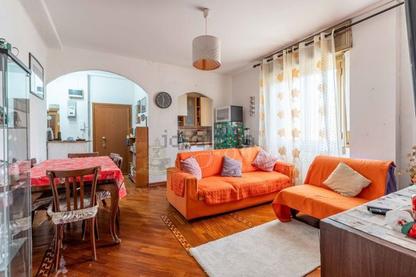 appartamento in vendita a Milano in zona Baggio