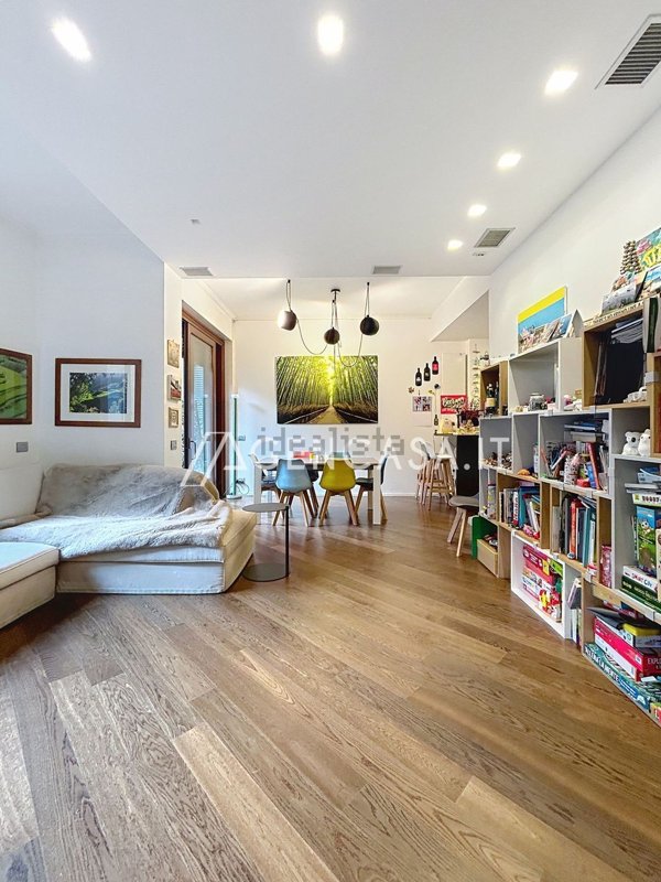 appartamento in vendita a Milano in zona Guastalla