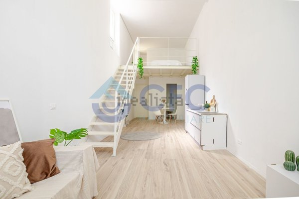 appartamento in vendita a Milano in zona Vigentino