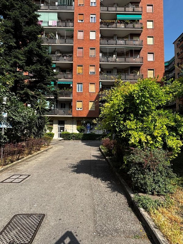 appartamento in vendita a Milano in zona Crescenzago