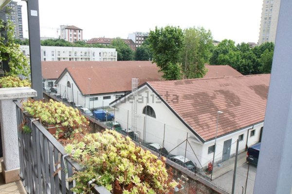 appartamento in vendita a Milano in zona Sempione