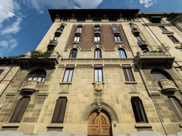 appartamento in vendita a Milano in zona Sempione