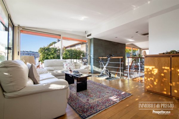 appartamento in vendita a Milano in zona Famagosta