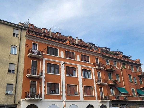 appartamento in vendita a Milano in zona Famagosta