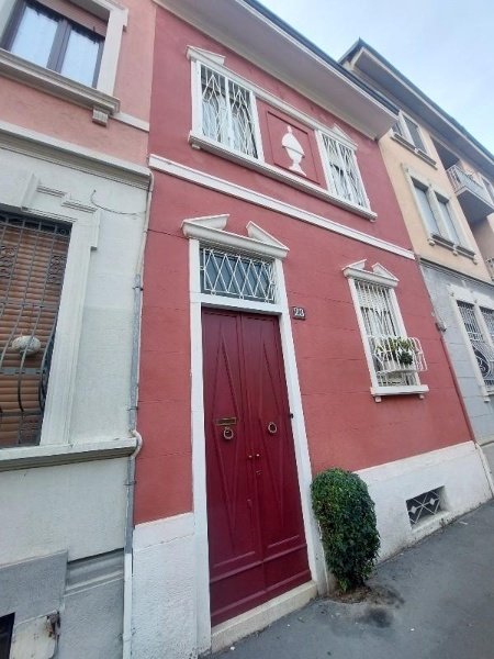 casa indipendente in vendita a Milano in zona Città Studi