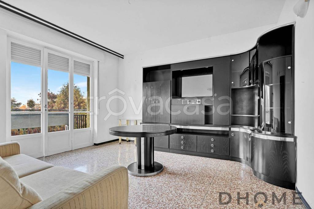 appartamento in vendita a Milano in zona Quarto Oggiaro