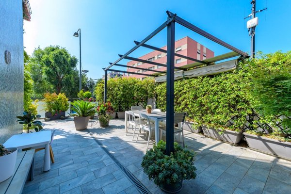 appartamento in vendita a Milano in zona Vigentino