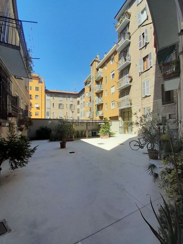 appartamento in vendita a Milano in zona Piazzale Lodi
