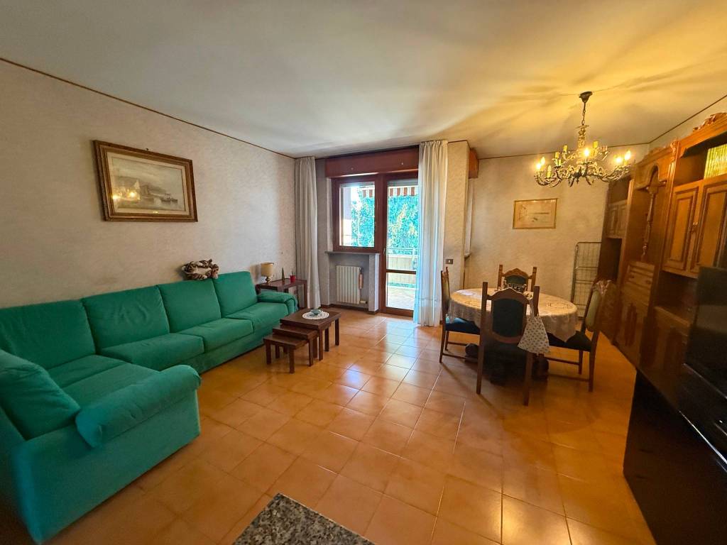 appartamento in vendita a Milano in zona Vigentino