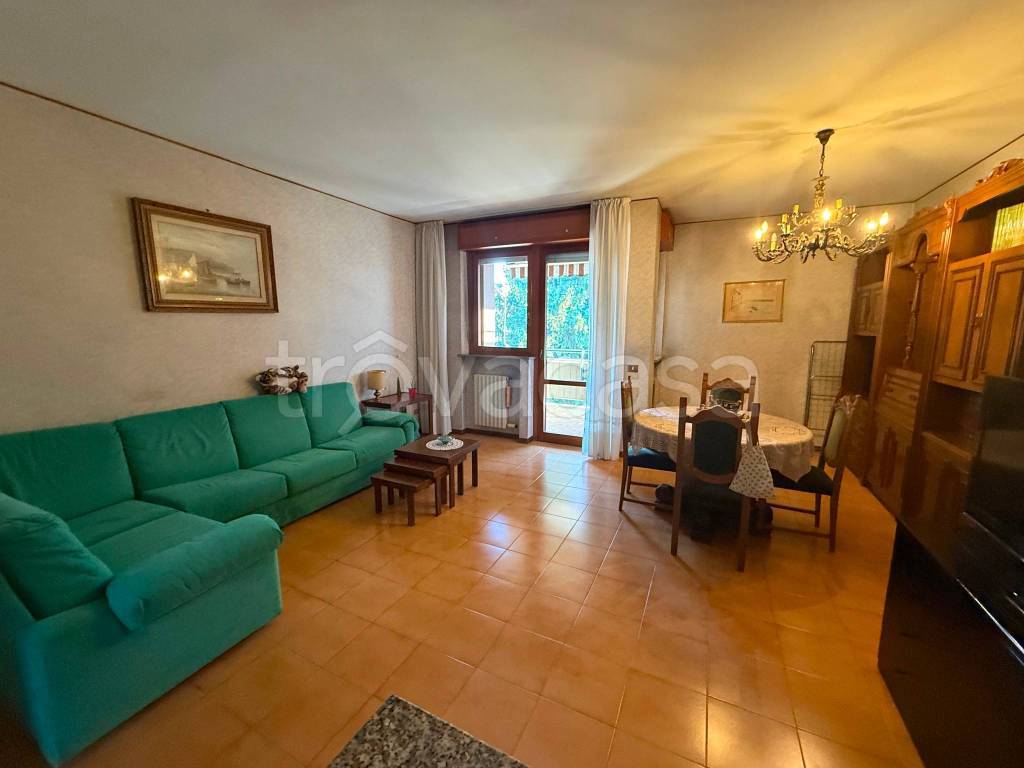 appartamento in vendita a Milano in zona Vigentino