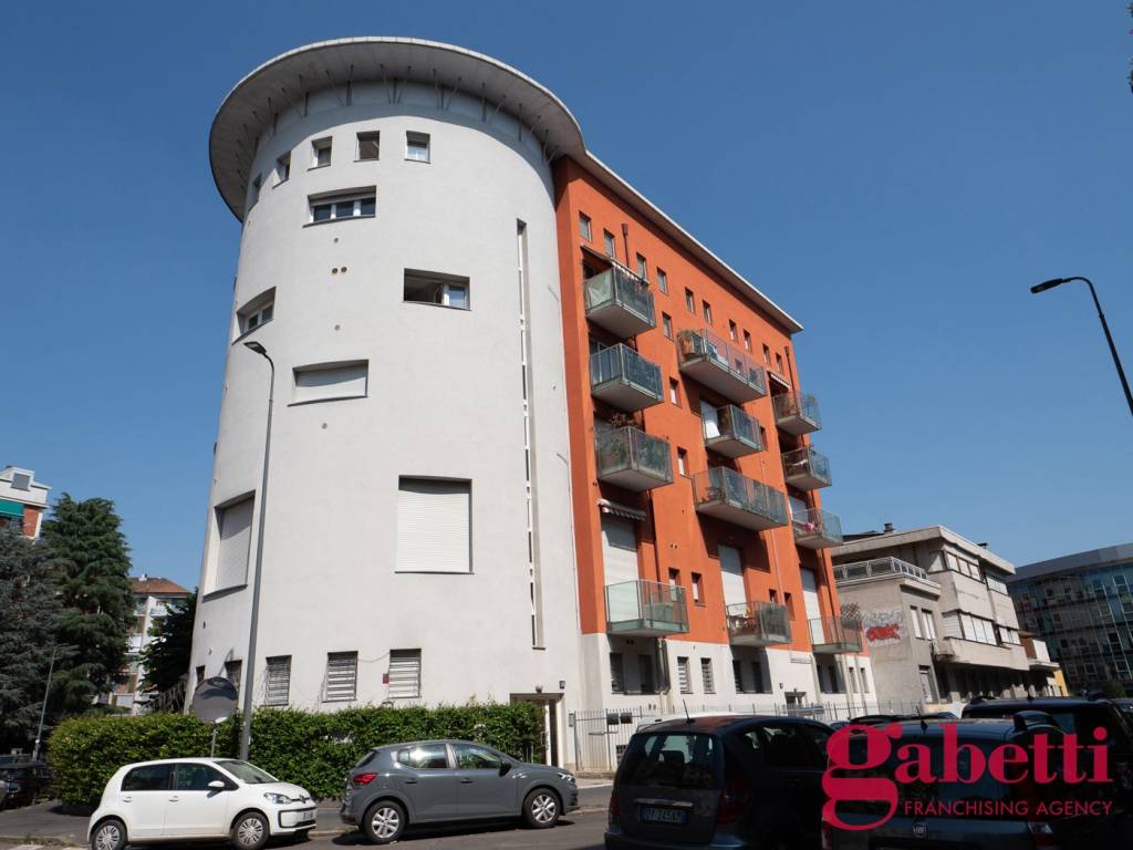 appartamento in vendita a Milano in zona Lambrate