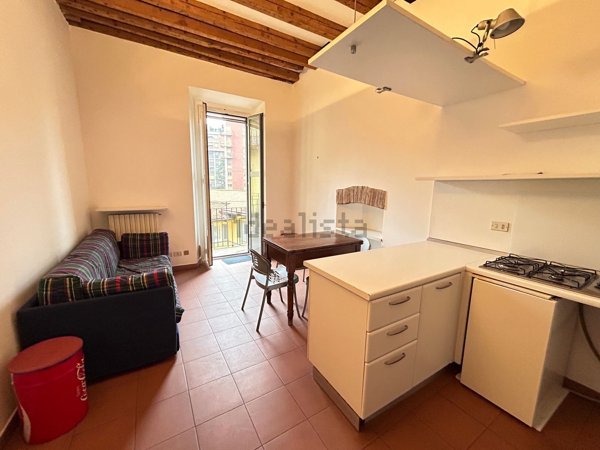 appartamento in vendita a Milano in zona Porta Genova