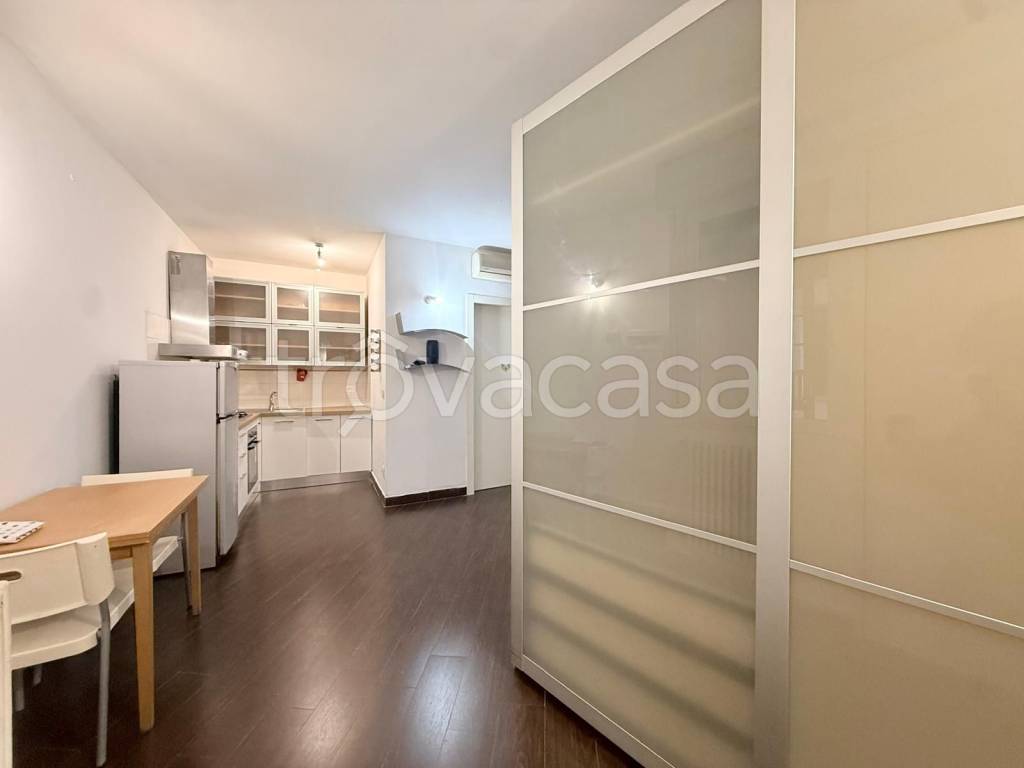 appartamento in vendita a Milano in zona Vigentino