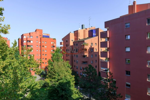 appartamento in vendita a Milano in zona Baggio