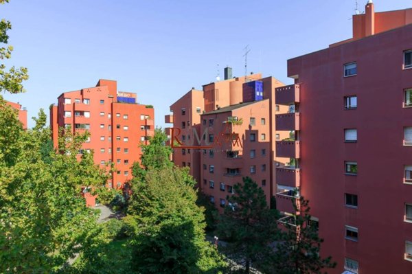 appartamento in vendita a Milano in zona Baggio
