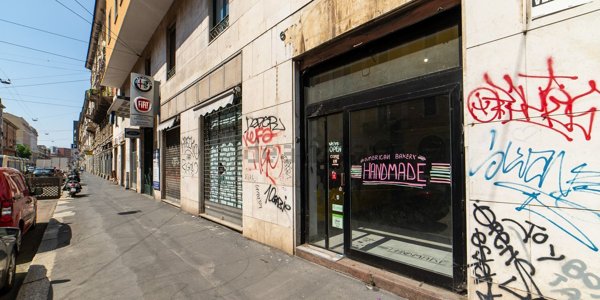 locale commerciale in vendita a Milano in zona Bocconi