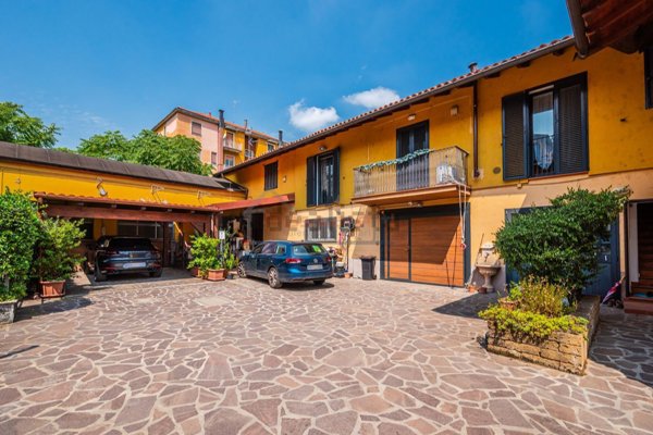 appartamento in vendita a Milano in zona Trenno