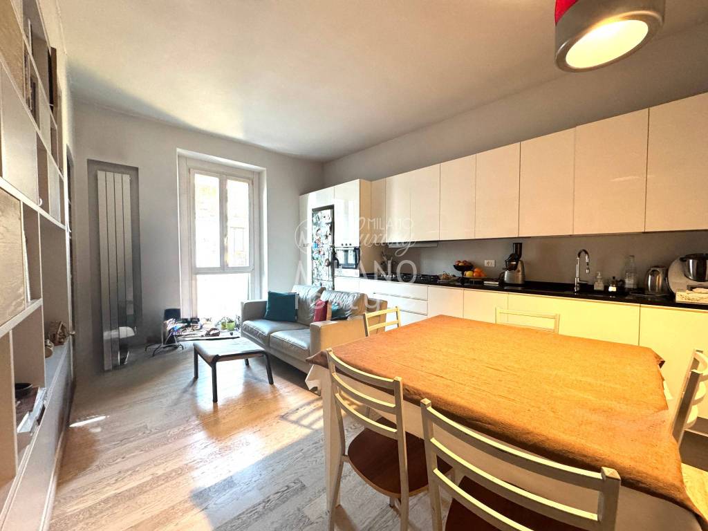 appartamento in vendita a Milano in zona Sempione