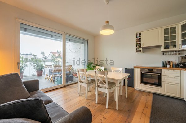 appartamento in vendita a Milano in zona Lorenteggio