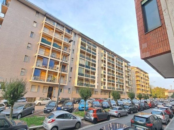 appartamento in vendita a Milano in zona Adriano
