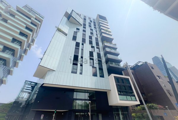 appartamento in vendita a Milano in zona Porta Nuova