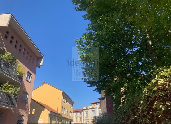 appartamento in vendita a Milano in zona Vigentino