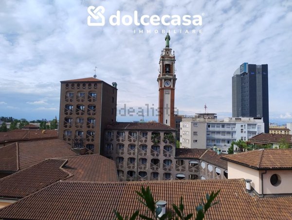 appartamento in vendita a Milano in zona Porta Garibaldi