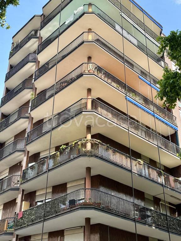 appartamento in vendita a Milano in zona Corvetto