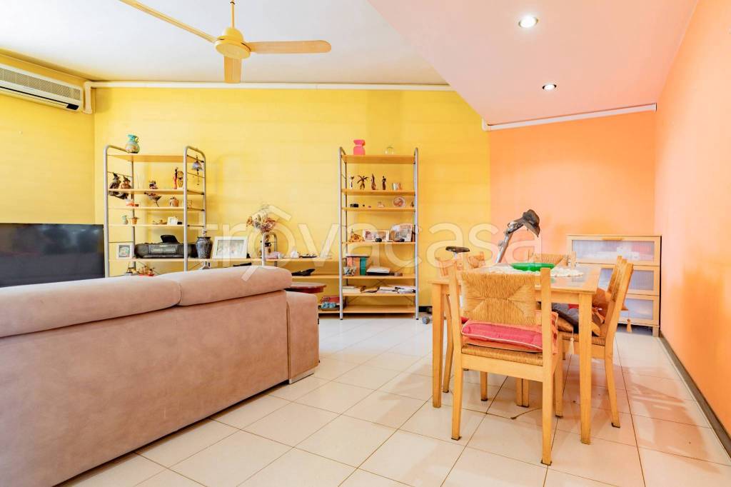 appartamento in vendita a Milano in zona Corvetto