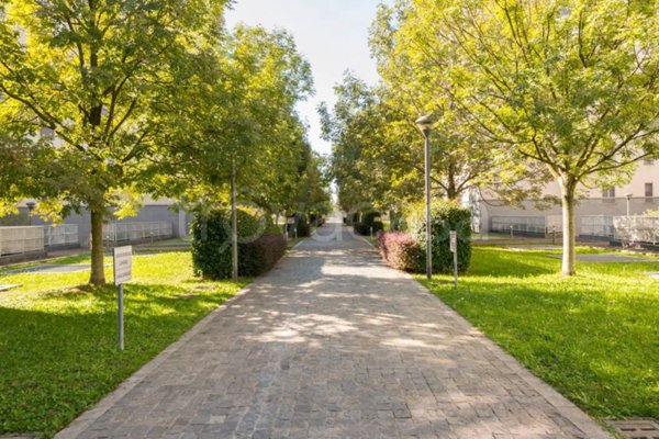 appartamento in vendita a Milano in zona Famagosta