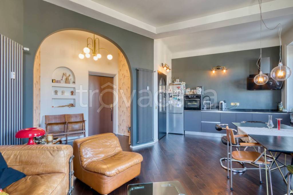 appartamento in vendita a Milano in zona Città Studi