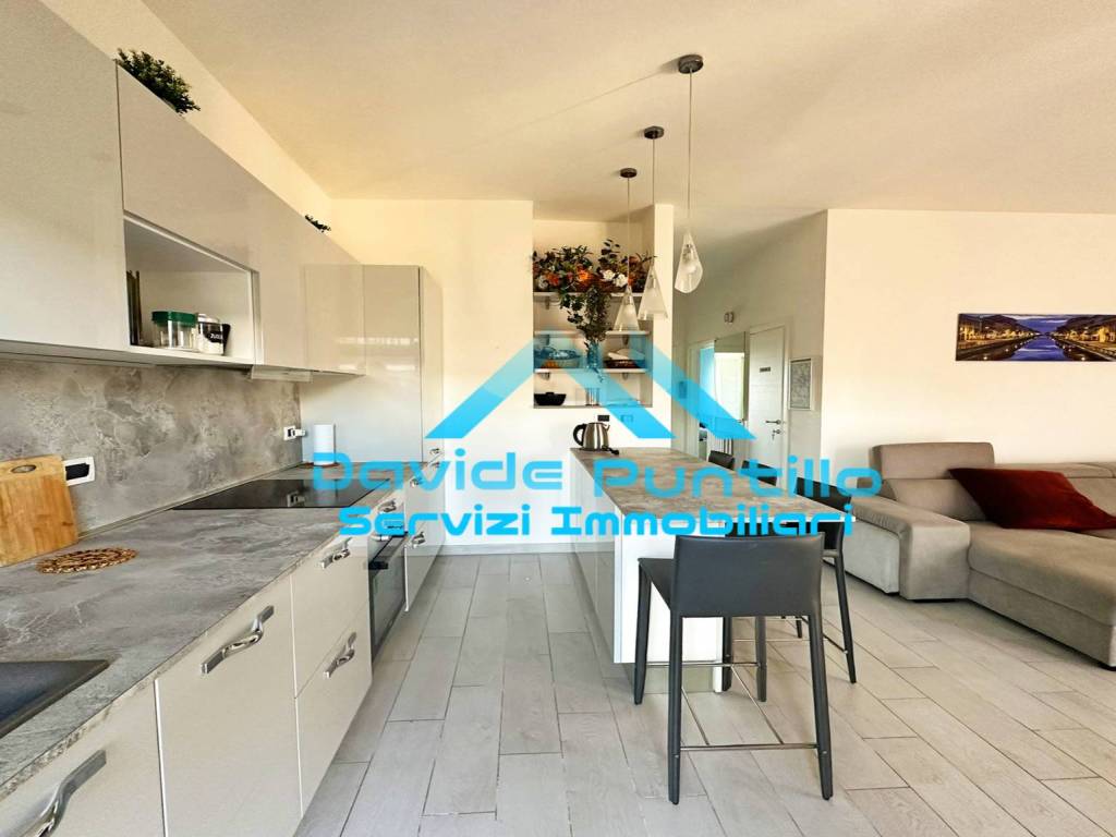 appartamento in vendita a Milano in zona Famagosta