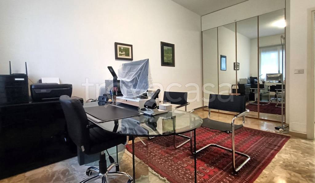 appartamento in vendita a Milano in zona Sempione