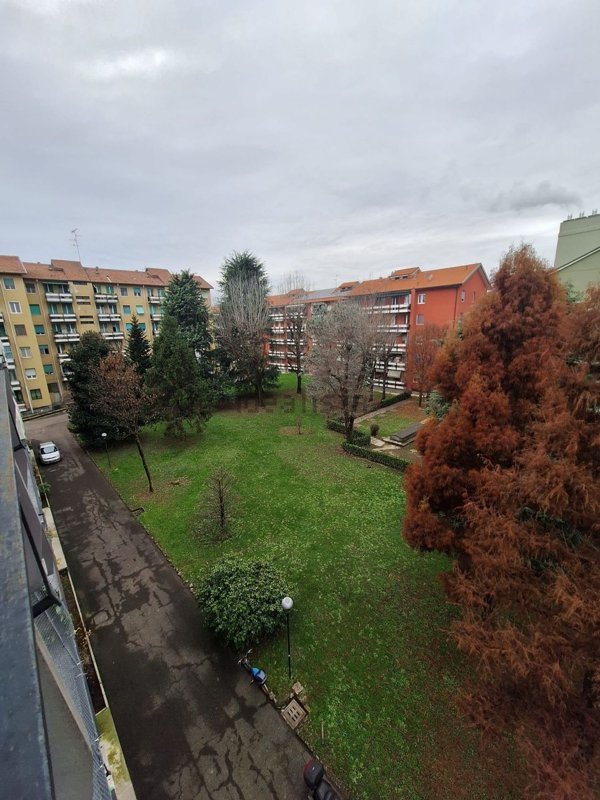 appartamento in vendita a Milano in zona Quarto Oggiaro
