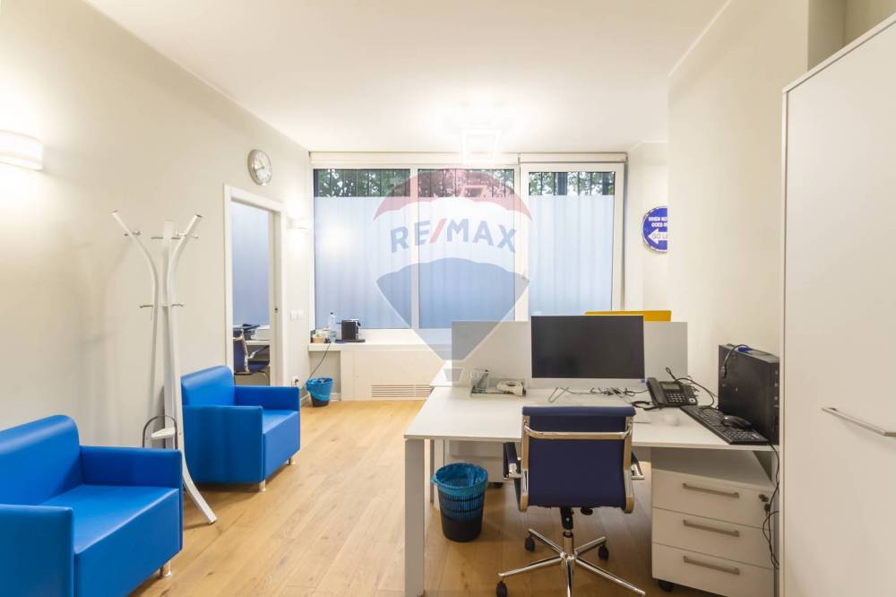 appartamento in vendita a Milano in zona Sant'Ambrogio