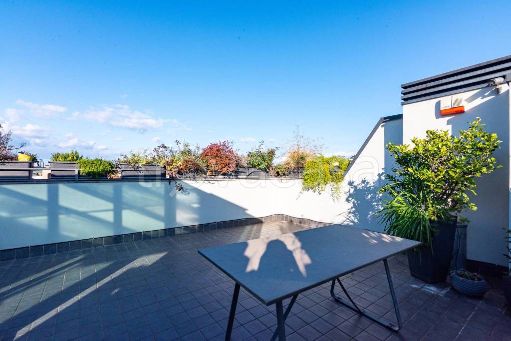 appartamento in vendita a Milano in zona Forze Armate