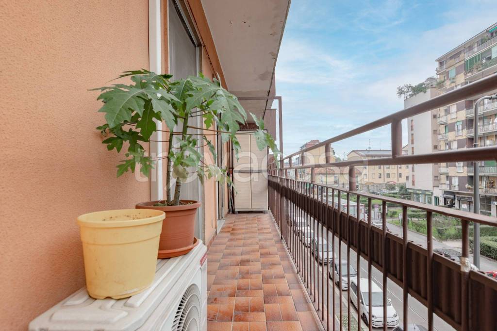 appartamento in vendita a Milano in zona Vigentino