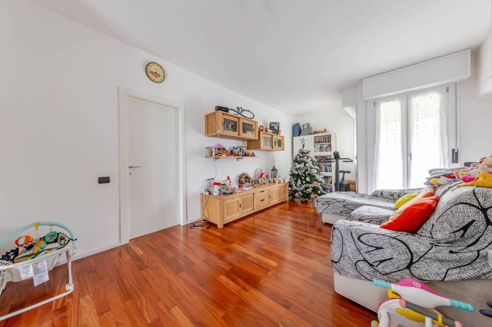 appartamento in vendita a Milano in zona Famagosta