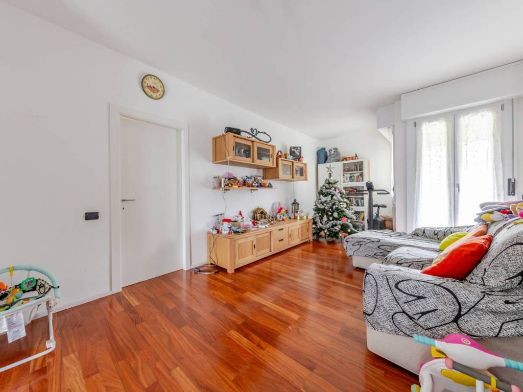 appartamento in vendita a Milano in zona Vigentino