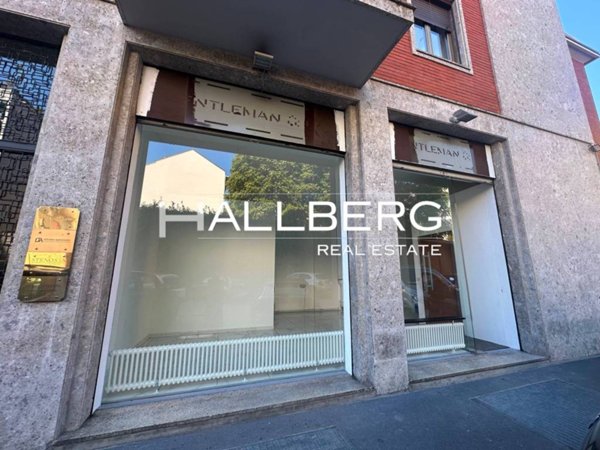 negozio in vendita a Milano in zona Sant'Ambrogio