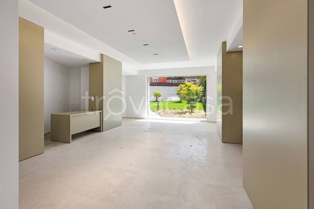 appartamento in vendita a Milano in zona Isola